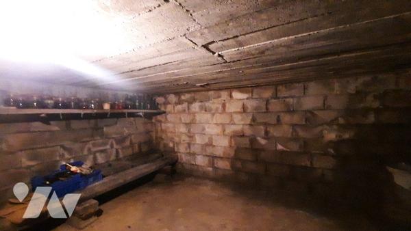 Buzançais (36) maison de ville, cuisine, séjour, trois chambres. Avec jardin et garage