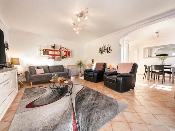 Charmante villa 4 pièces dans un quartier calme de Saint Raphaël à proximité de la mer