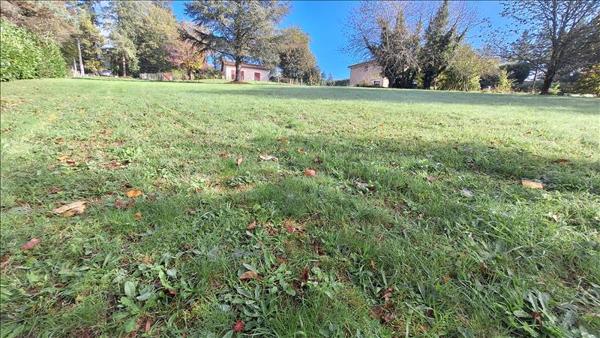 Terrain à vendre |  Saint-Junien |  1892 m²