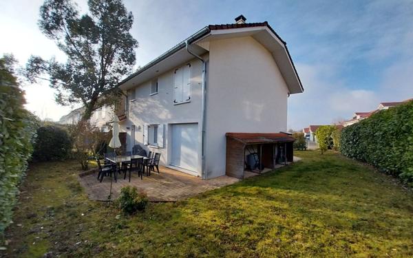 Maison à vendre    4 pièces • 112,50 m2 Saint-Genis-Pouilly