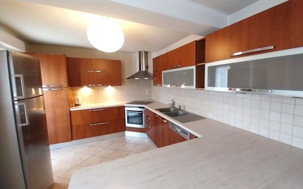 Maison à vendre    4 pièces • 112,50 m2 Saint-Genis-Pouilly