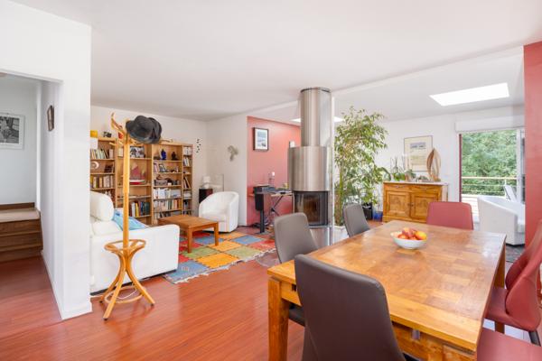 GRANDE MAISON FAMILIALE AVEC JARDIN - OU LOCATIF - QUARTIER JEANNE D'ARC