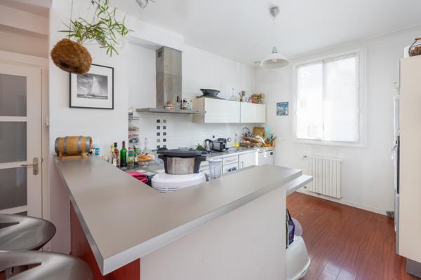 GRANDE MAISON FAMILIALE AVEC JARDIN - OU LOCATIF - QUARTIER JEANNE D'ARC