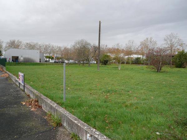 ⚜ CHATEAUBERNARD (16) Terrain à Vendre en Zone Urbaine à Vocation Economique ⚜