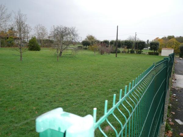 ⚜ CHATEAUBERNARD (16) Terrain à Vendre en Zone Urbaine à Vocation Economique ⚜