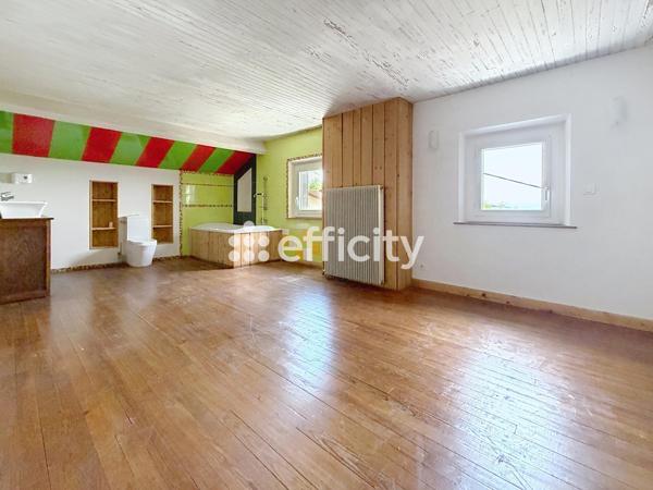 Maison
         7 pièces
        - 187 m² Exclusivité 169 000 € *