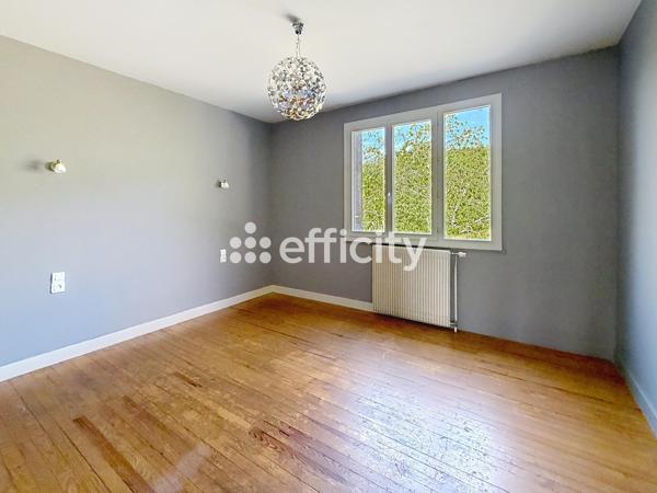 Maison
         7 pièces
        - 187 m² Exclusivité 169 000 € *