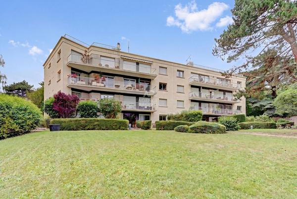 Appartement 5 pièces à vendre à Saint-Germain-en-Laye - Quartier Bergette - Debussy 845 000 € **  - Référence  17915
