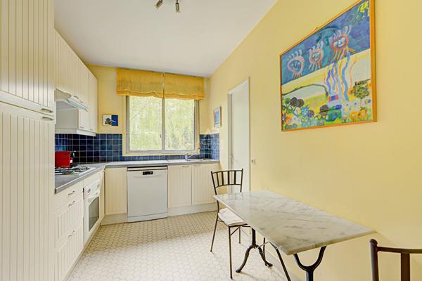 Appartement 5 pièces à vendre à Saint-Germain-en-Laye - Quartier Bergette - Debussy 845 000 € **  - Référence  17915
