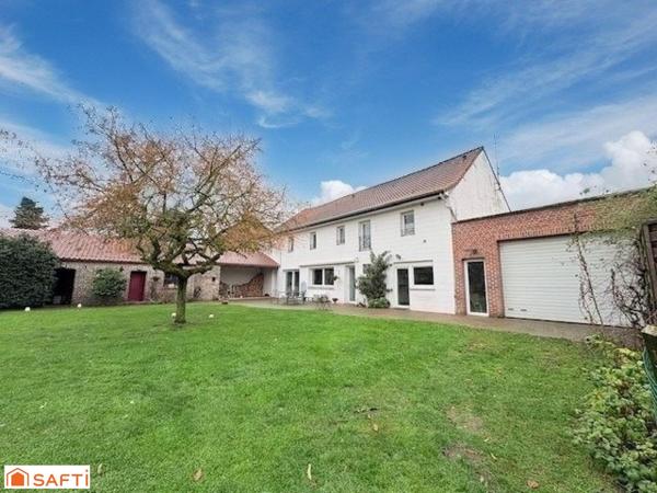 À vendre – Maison de caractère au fort potentiel – Escautpont /6 chambres /double garage+ dépendances