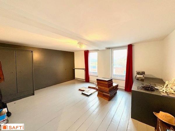 À vendre – Maison de caractère au fort potentiel – Escautpont /6 chambres /double garage+ dépendances
