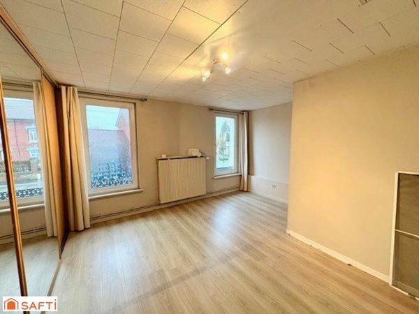 À vendre – Maison de caractère au fort potentiel – Escautpont /6 chambres /double garage+ dépendances