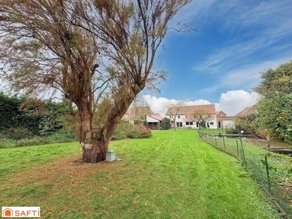 À vendre – Maison de caractère au fort potentiel – Escautpont /6 chambres /double garage+ dépendances
