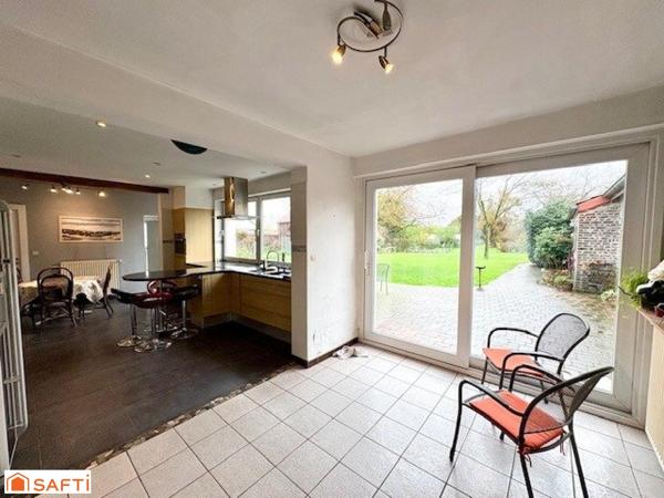 À vendre – Maison de caractère au fort potentiel – Escautpont /6 chambres /double garage+ dépendances