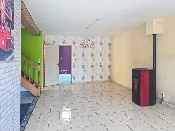 Vente                                                      Maison de village
                        
                     4 pièces                      80 m2                     à Barenton-sur-Serre