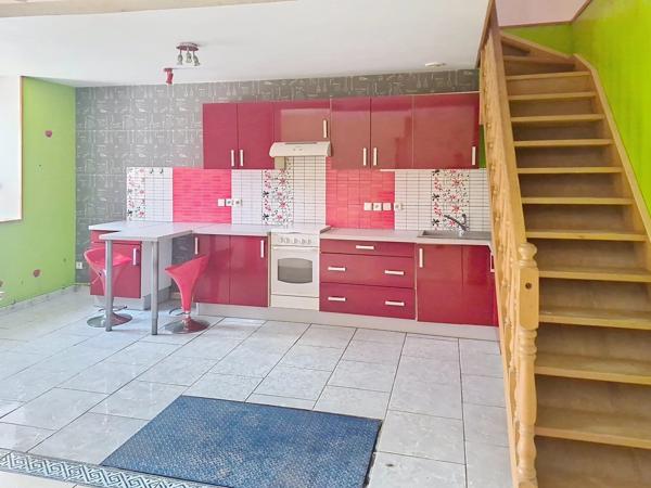 Vente                                                      Maison de village
                        
                     4 pièces                      80 m2                     à Barenton-sur-Serre