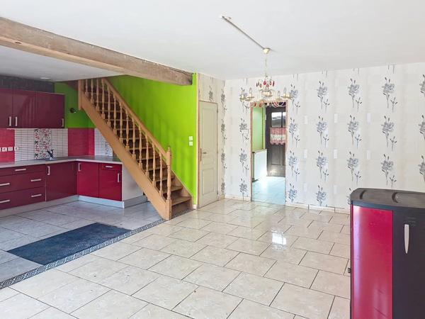 Vente                                                      Maison de village
                        
                     4 pièces                      80 m2                     à Barenton-sur-Serre