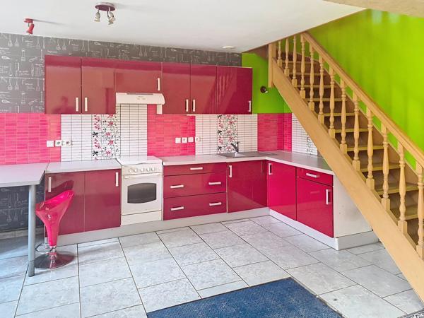 Vente                                                      Maison de village
                        
                     4 pièces                      80 m2                     à Barenton-sur-Serre