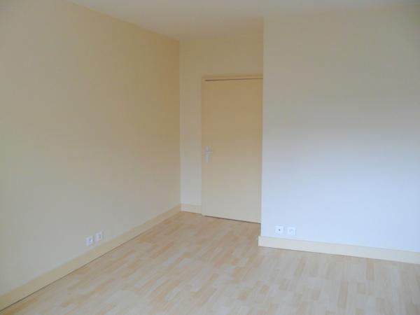 MAISON A LOUER - SAUJON