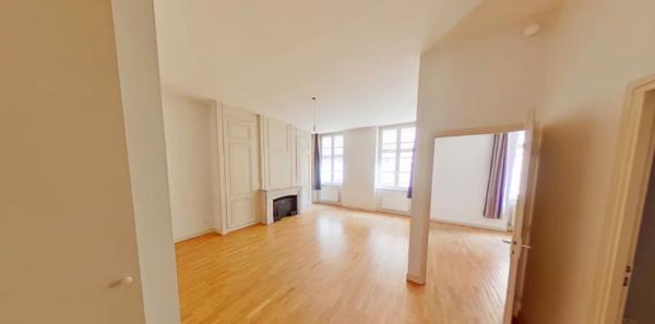 APPARTEMENT T2 A LOUER - LYON 2EME ARRONDISSEMENT Gailleton-A. Comte 59.59 m 2 990 € charges comprises par mois