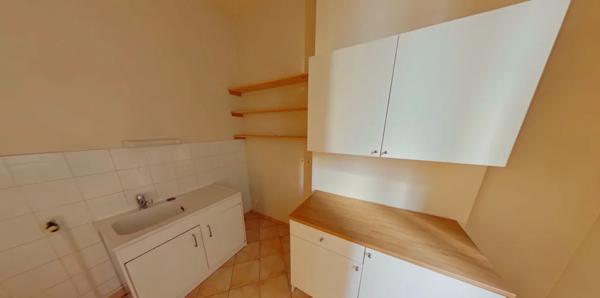 APPARTEMENT T2 A LOUER - LYON 2EME ARRONDISSEMENT Gailleton-A. Comte 59.59 m 2 990 € charges comprises par mois