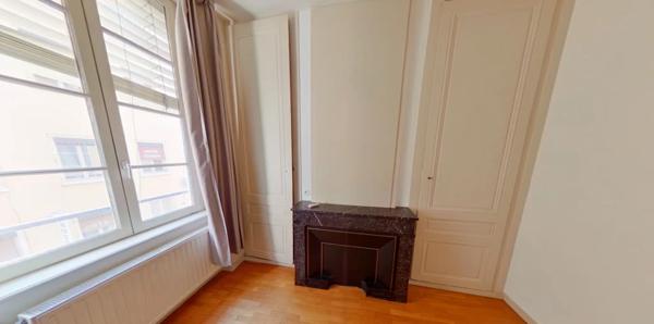 APPARTEMENT T2 A LOUER - LYON 2EME ARRONDISSEMENT Gailleton-A. Comte 59.59 m 2 990 € charges comprises par mois