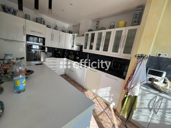 Maison 7 pièces - 227 m²