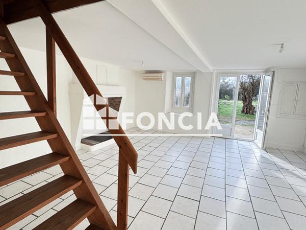 Location Maison 2 pièces 67 m² - 12 CITE DES BROUILLAUDS Montendre 17130