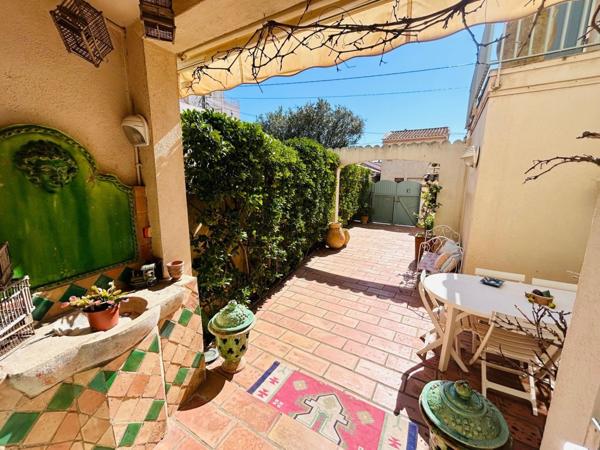 BIEN D'EXCEPTION : VILLA T7 A 80M DE LA PLAGE