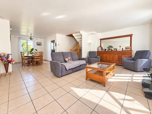 Maison avec double garage à Igny