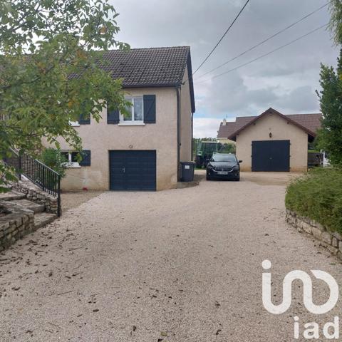 Maison 7 pièces de 122 m² à Saint-Martin-en-Bresse (71620)