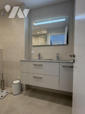 FRONT DE MER JUAN LES PINS CENTRE APPARTEMENT 3 PIECES 61 M2 AVEC TERRASSE VUE MER