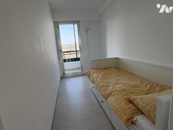 FRONT DE MER JUAN LES PINS CENTRE APPARTEMENT 3 PIECES 61 M2 AVEC TERRASSE VUE MER
