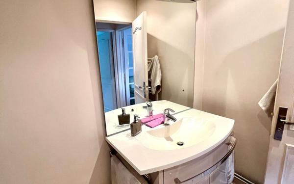 Appartement à vendre    4 pièces • 69,14 m2 Marseille 11