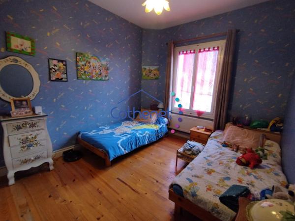 Maison avec 2 logements + grenier aménageable – Secteur Thizy-les-Bourgs