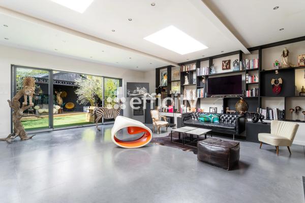 Loft
         6 pièces
        - 555 m² Bien prestige 1 299 000 € *