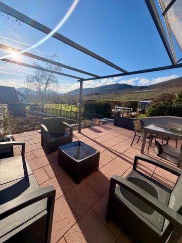 EN EXCLUSIVITE MAISON AVEC CHARMANTE VUE SUR LES CHATEAUX