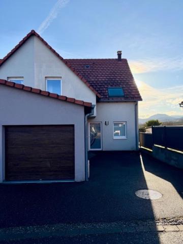 EN EXCLUSIVITE MAISON AVEC CHARMANTE VUE SUR LES CHATEAUX