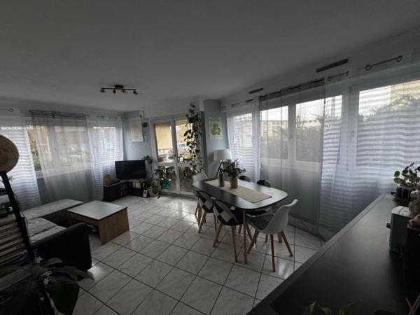 Laxou – Appartement 2 pièces avec balcon, cave et parking souterrain