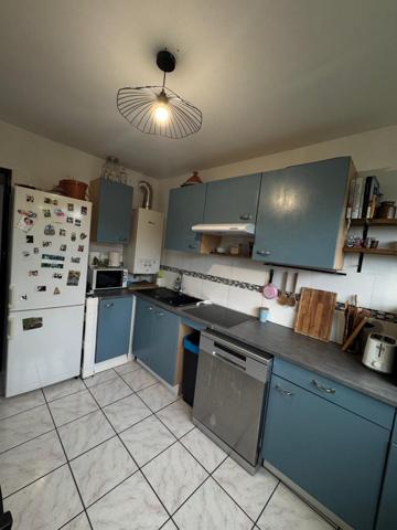 Laxou – Appartement 2 pièces avec balcon, cave et parking souterrain