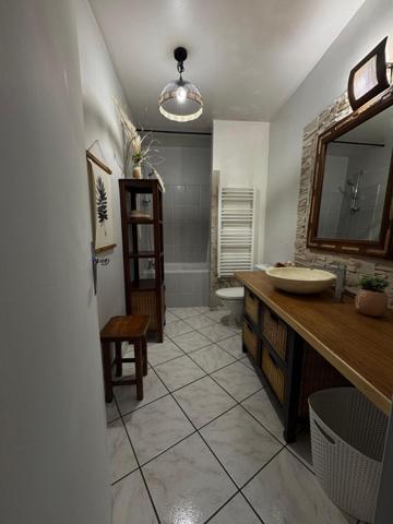 Laxou – Appartement 2 pièces avec balcon, cave et parking souterrain