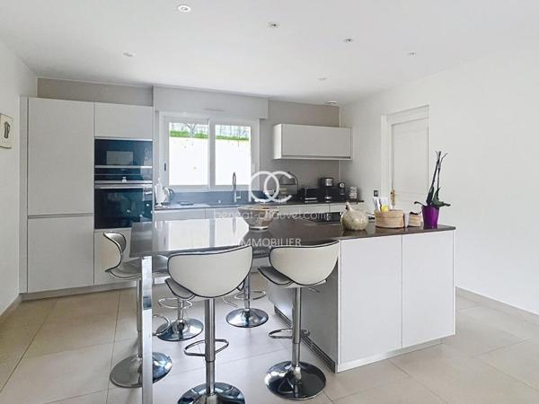 SAINT AVE Maison 7 pièces 173 m²