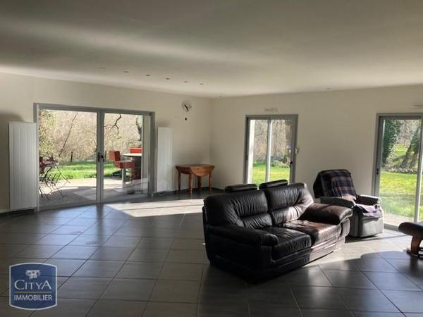 Appartement à louer 3 pièces 100m²