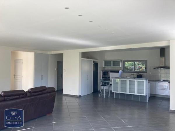 Appartement à louer 3 pièces 100m²