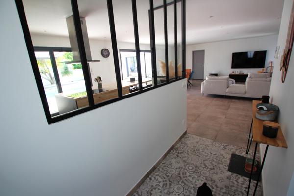 Maison contemporaine avec piscine