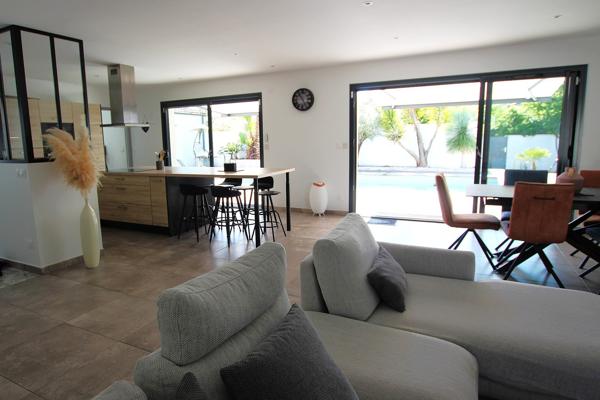 Maison contemporaine avec piscine