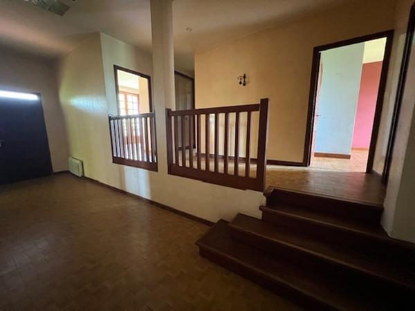 Aiguillon - Maison sur sous-sol des années 80 spacieuse