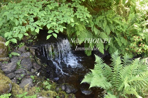 Besse-et-Saint-Anastaise (63610) Dépt.63, EGLISENEUVE D'ENTRAIGUES, ANCIEN CORPS DE FERME, T4, dépendances, bois.