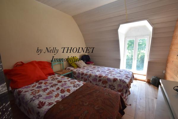 Besse-et-Saint-Anastaise (63610) Dépt.63, EGLISENEUVE D'ENTRAIGUES, ANCIEN CORPS DE FERME, T4, dépendances, bois.