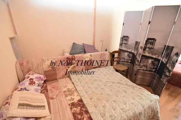 Besse-et-Saint-Anastaise (63610) Dépt.63, EGLISENEUVE D'ENTRAIGUES, ANCIEN CORPS DE FERME, T4, dépendances, bois.